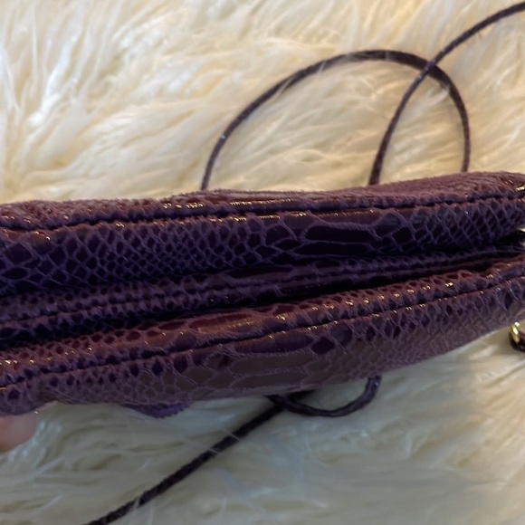 80S/90S purple snakeskin disco purse in good condition - Picture 3 of 3